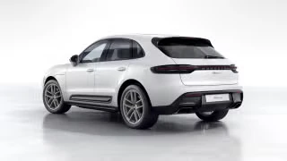 2026 Porsche Macan - Image 17 of 30