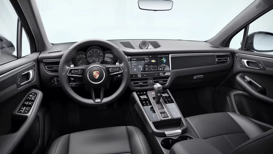 2026 Porsche Macan - Image 27 of 31