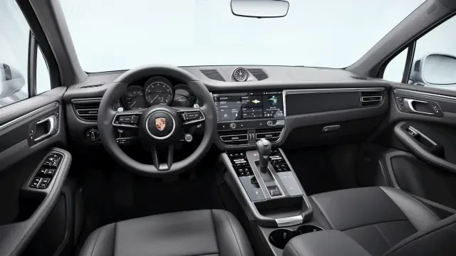 2026 Porsche Macan - Image 30 of 31