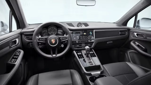 2026 Porsche Macan - Image 26 of 31