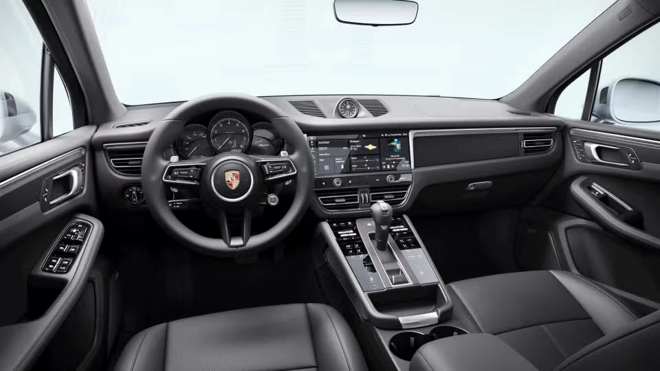 2026 Porsche Macan - Image 27 of 31