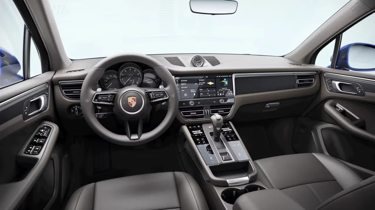 2026 Porsche Macan - Image 28 of 31