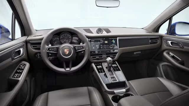 2026 Porsche Macan - Image 26 of 31