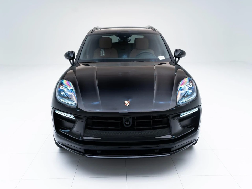 2026 Porsche Macan Electric - Image 6 of 30