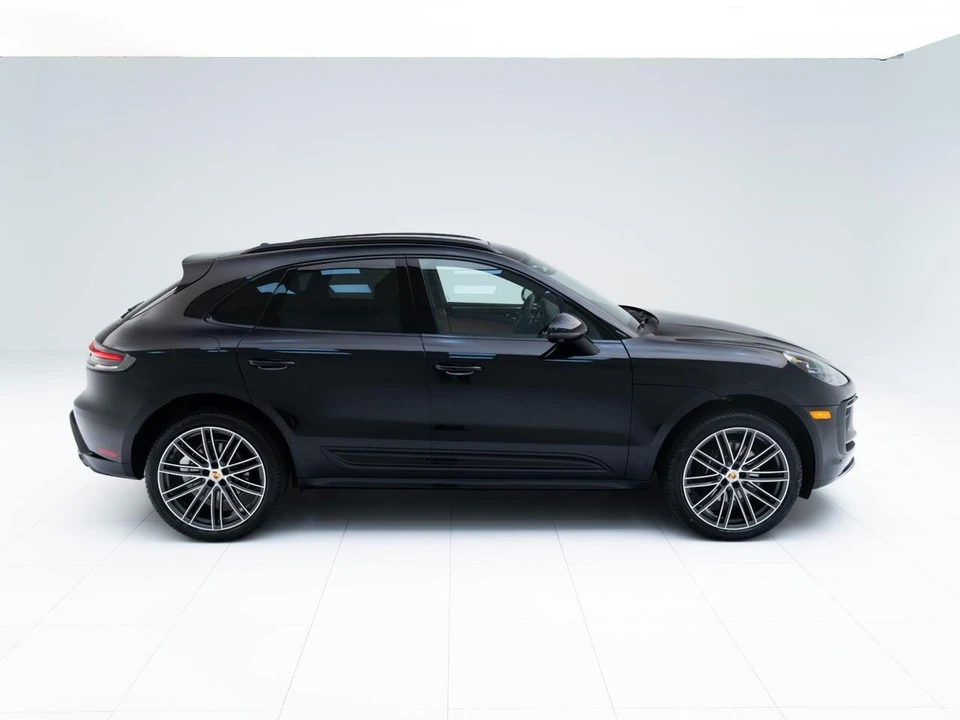 2026 Porsche Macan Electric - Image 8 of 30