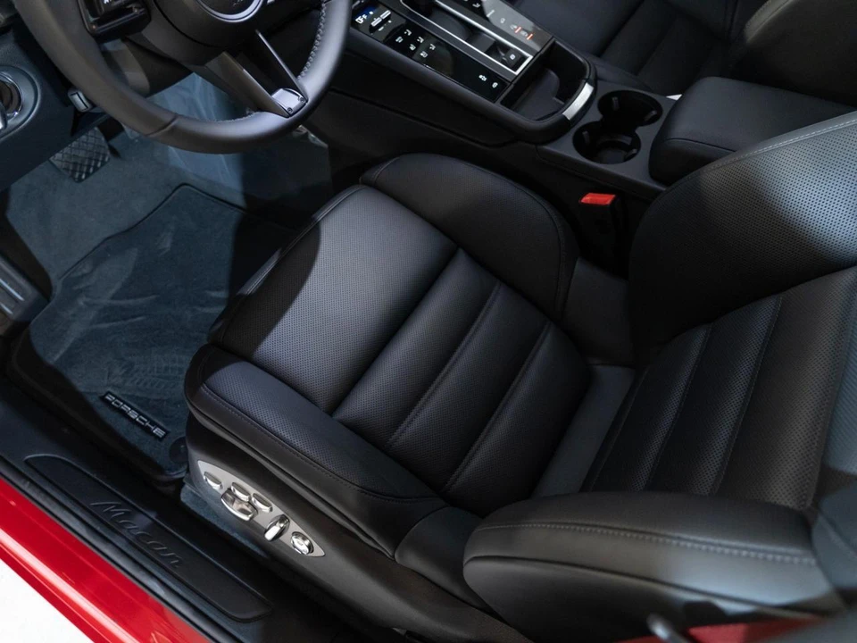 2026 Porsche Macan Electric - Image 14 of 28