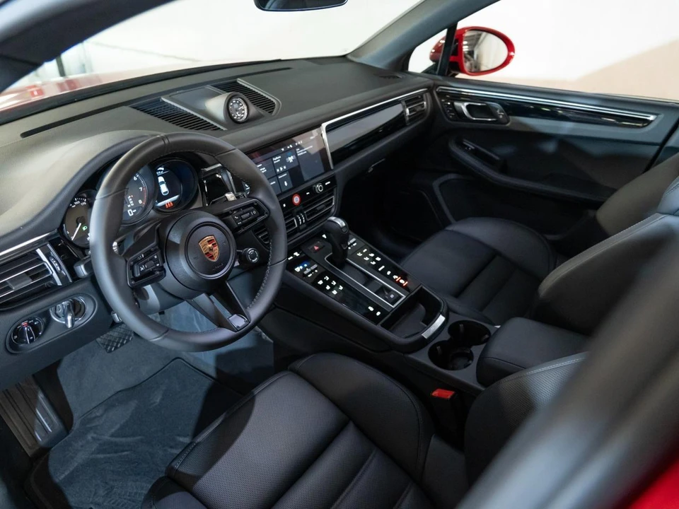 2026 Porsche Macan Electric - Image 4 of 28