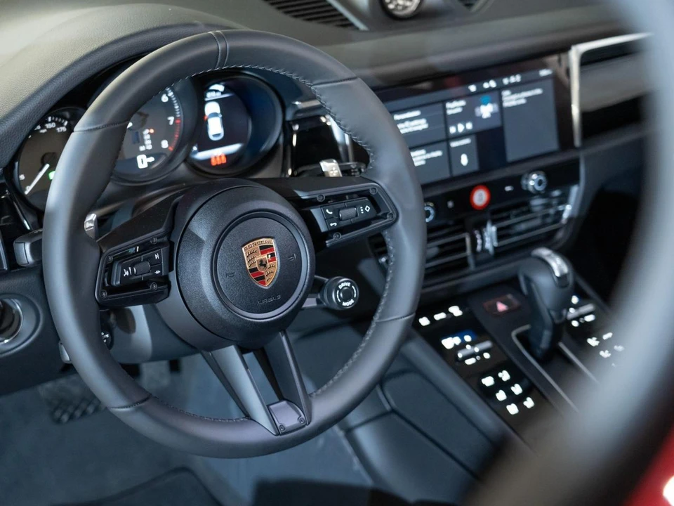 2026 Porsche Macan Electric - Image 15 of 28