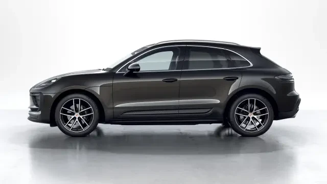 2026 Porsche Macan - Image 14 of 30