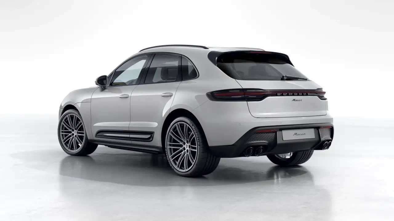 2026 Porsche Macan - Image 24 of 30