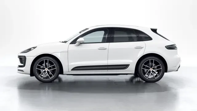 2026 Porsche Macan - Image 14 of 30