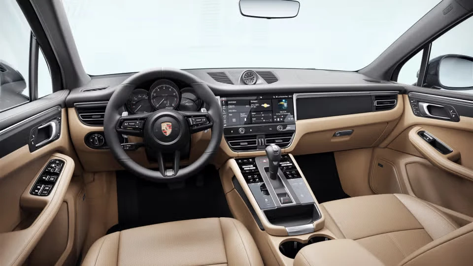 2026 Porsche Macan - Image 27 of 30