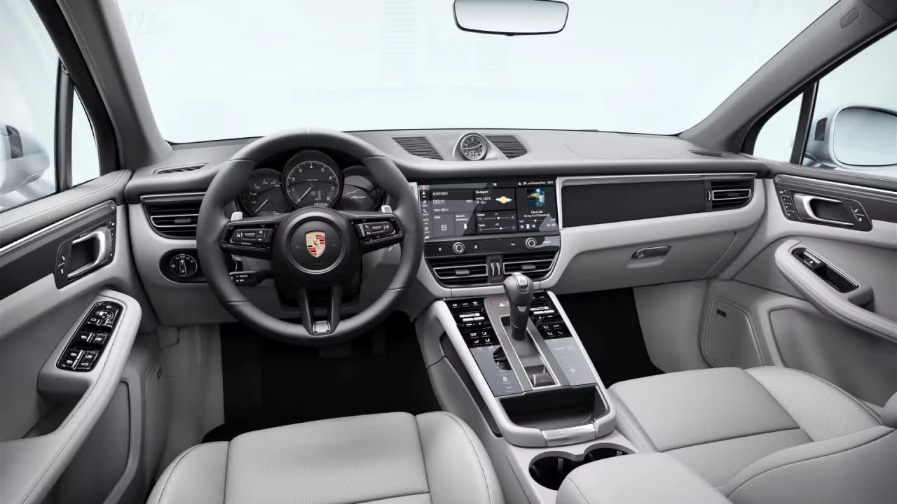 2026 Porsche Macan - Image 28 of 30