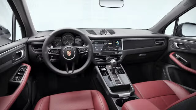 2026 Porsche Macan - Image 26 of 30