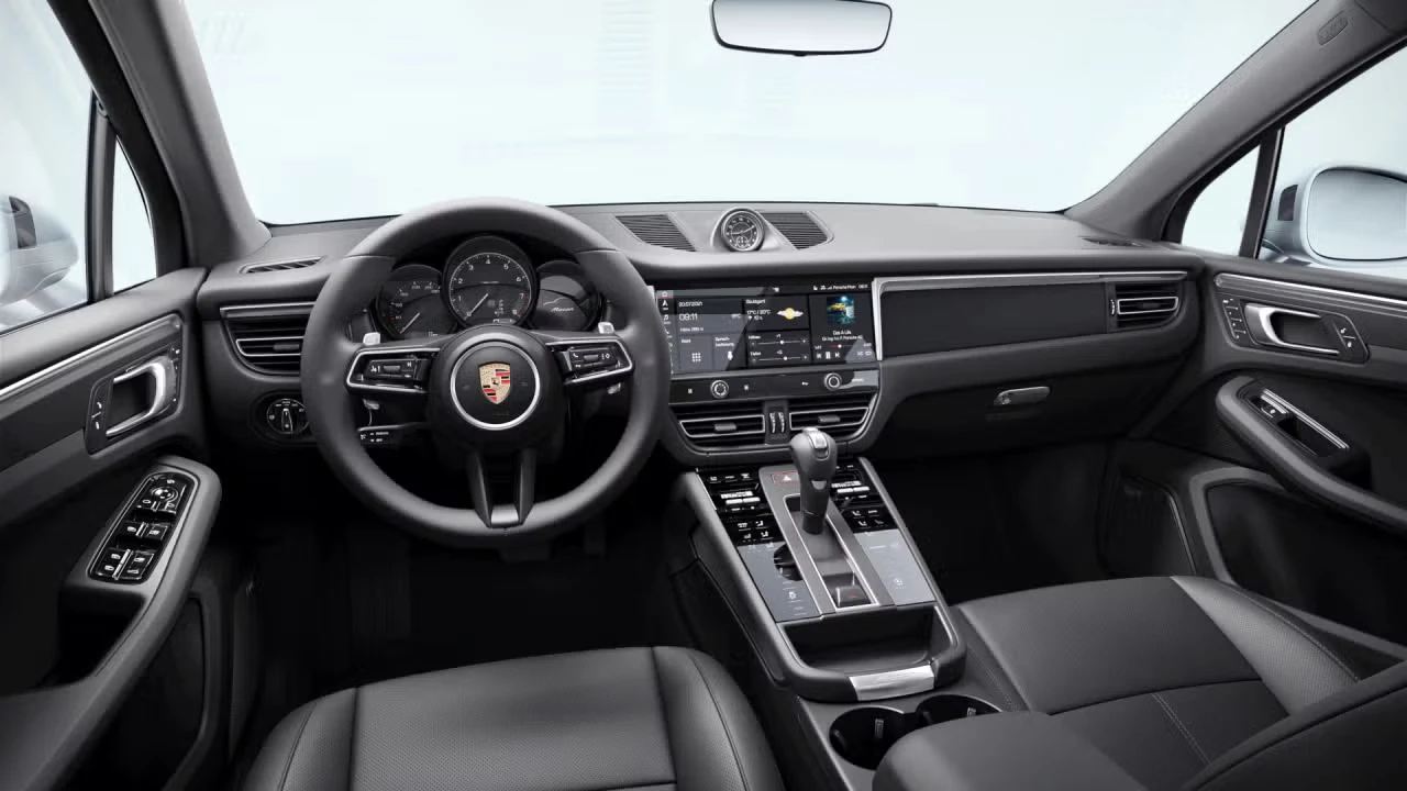 2026 Porsche Macan - Image 28 of 30