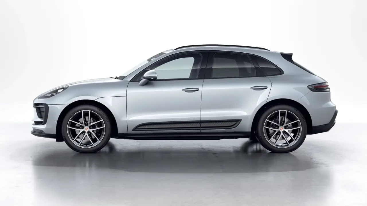 2026 Porsche Macan - Image 16 of 30