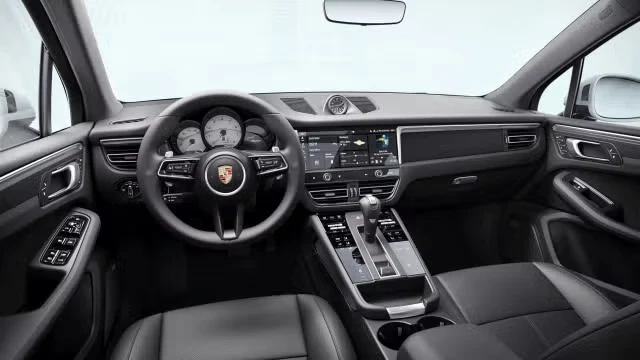 2026 Porsche Macan - Image 26 of 30