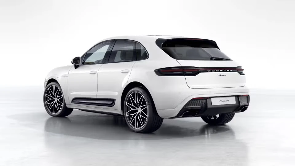 2026 Porsche Macan - Image 19 of 30