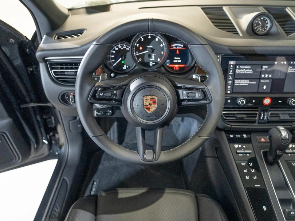 2026 Porsche Macan Electric - Image 27 of 28