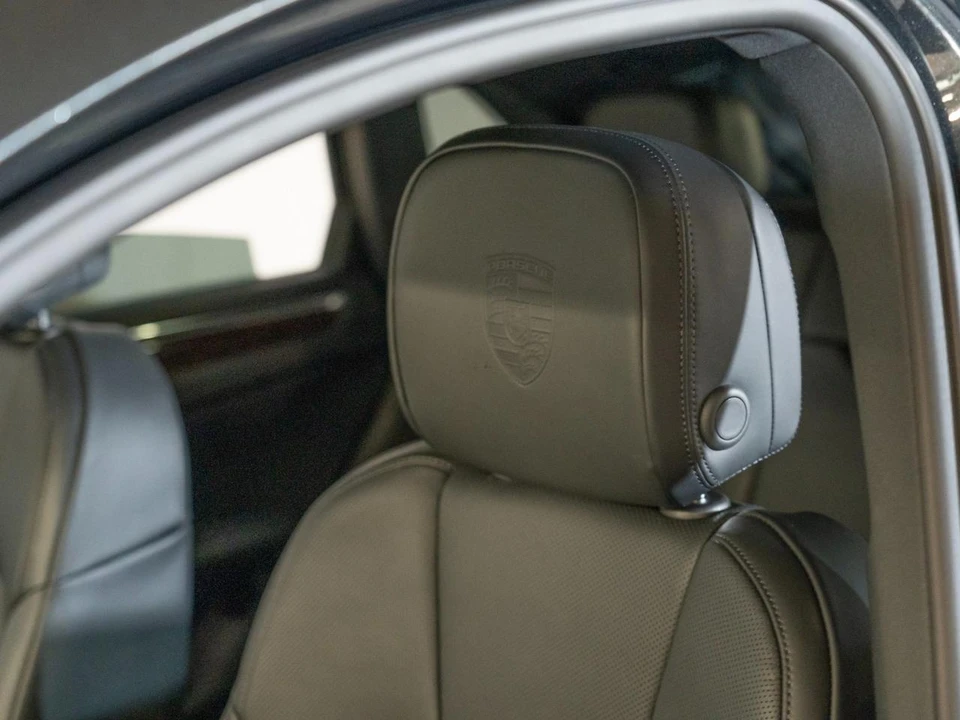 2026 Porsche Macan Electric - Image 14 of 28