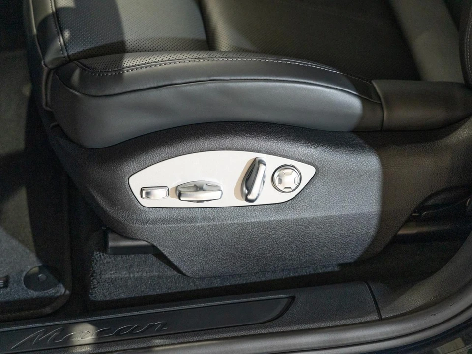 2026 Porsche Macan Electric - Image 13 of 28