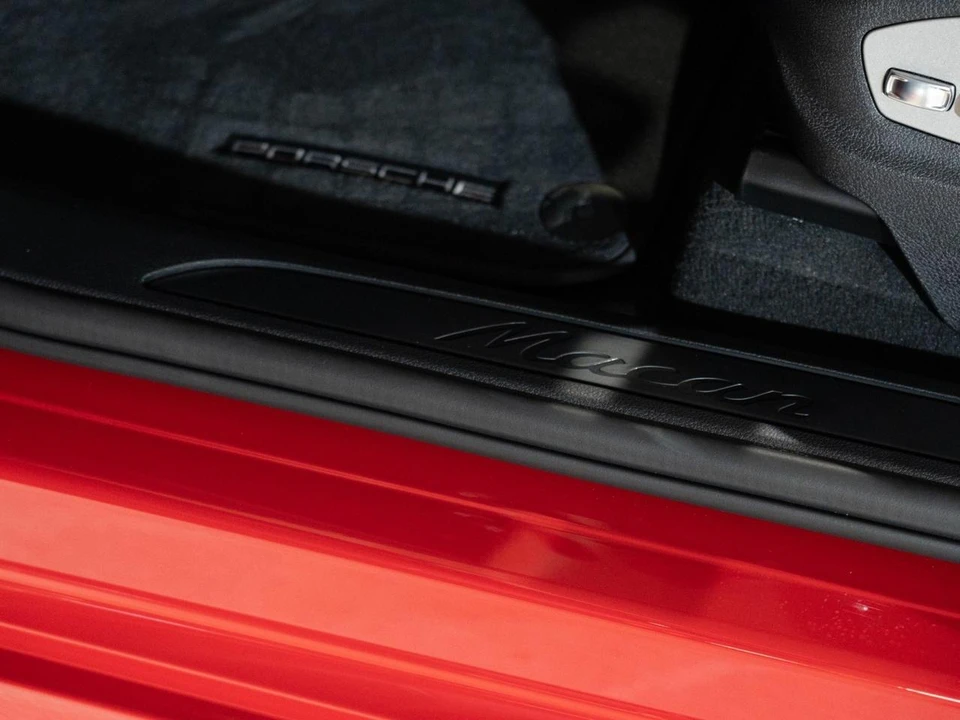 2026 Porsche Macan Electric - Image 12 of 22