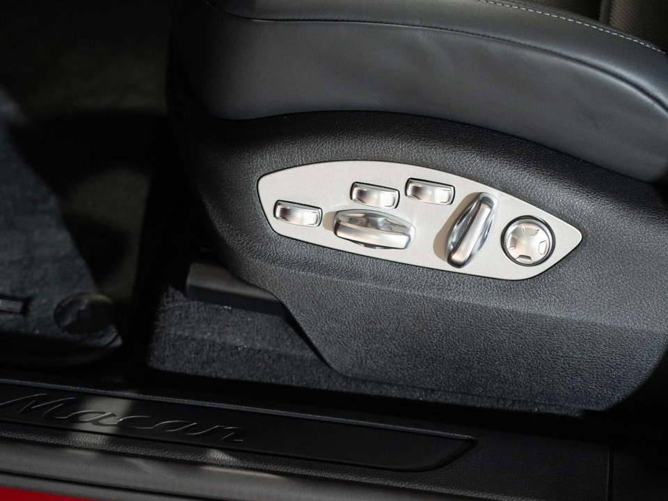 2026 Porsche Macan Electric - Image 13 of 22