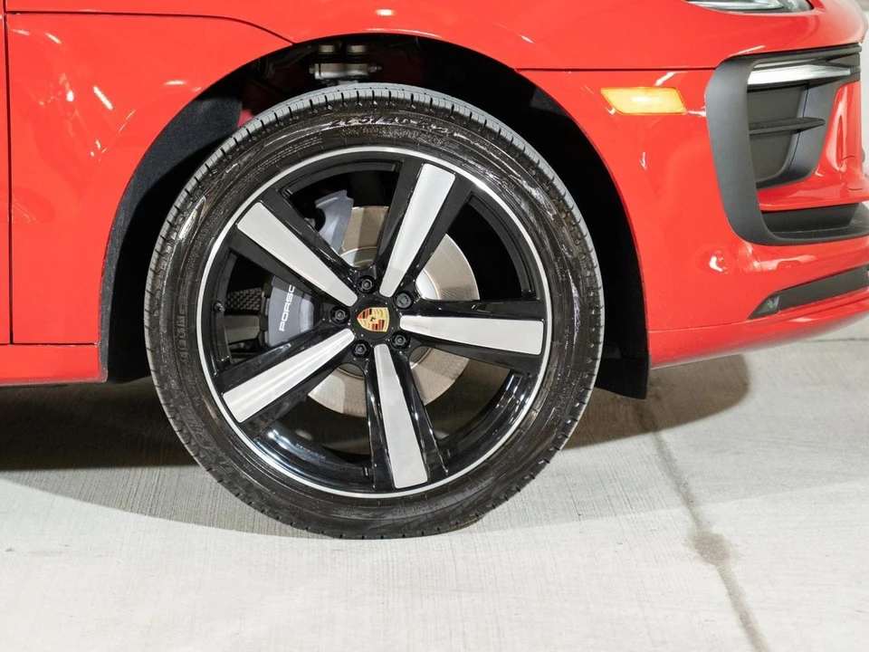 2026 Porsche Macan Electric - Image 11 of 22