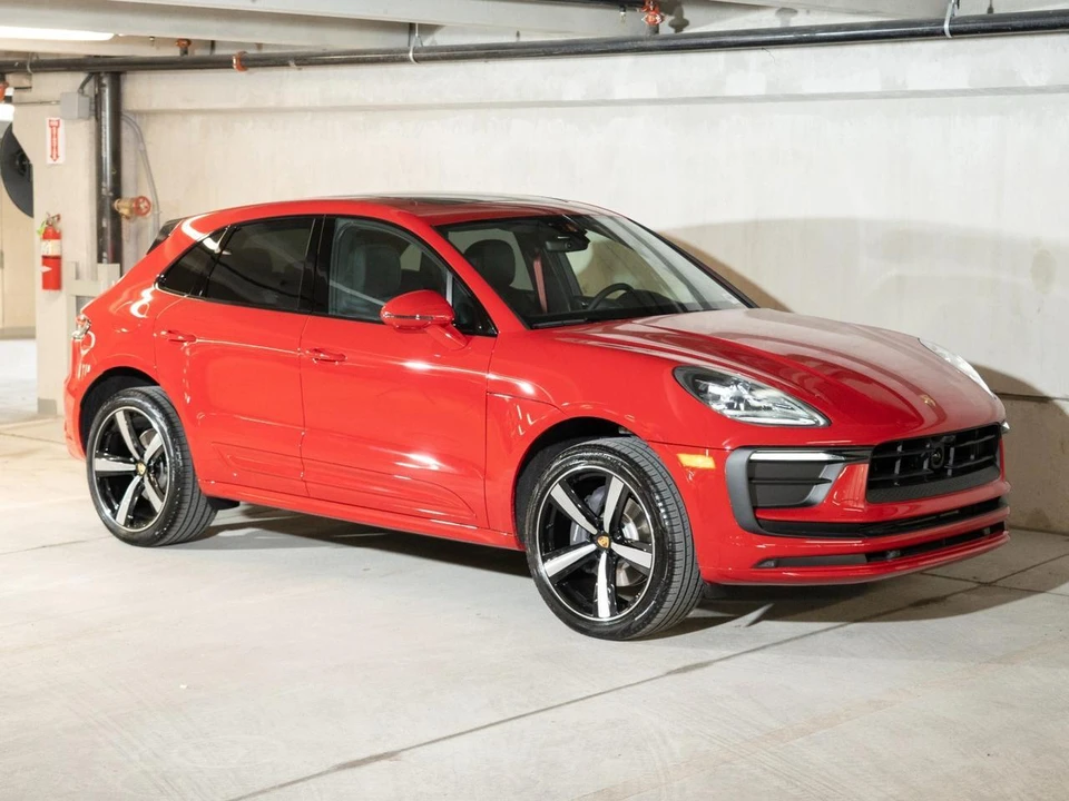 2026 Porsche Macan Electric - Image 8 of 22
