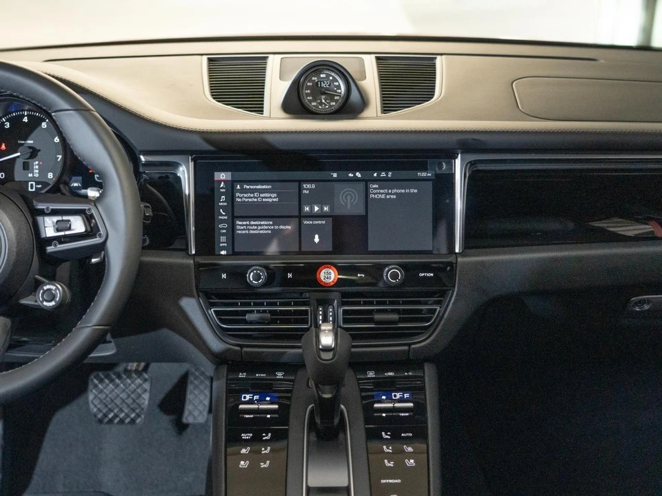 2026 Porsche Macan Electric - Image 19 of 22