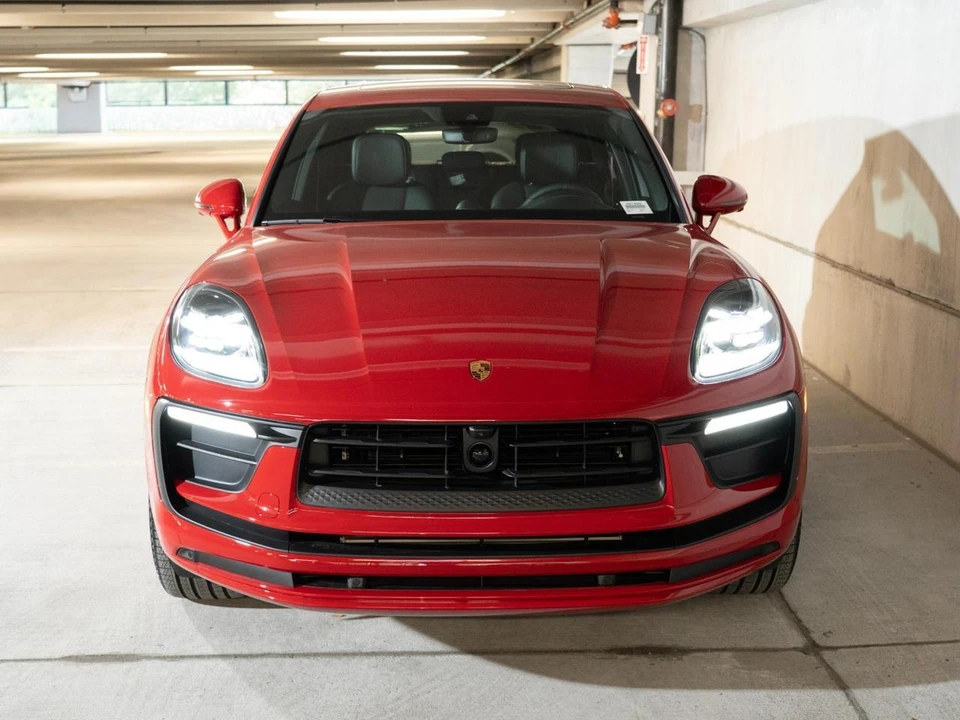 2026 Porsche Macan Electric - Image 9 of 22