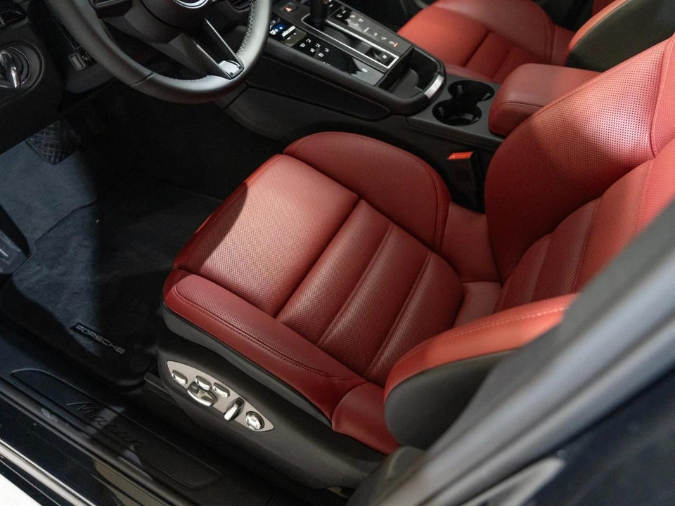 2026 Porsche Macan Electric - Image 14 of 26