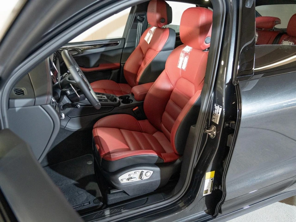 2026 Porsche Macan Electric - Image 5 of 26