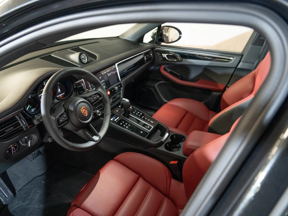 2026 Porsche Macan Electric - Image 4 of 26