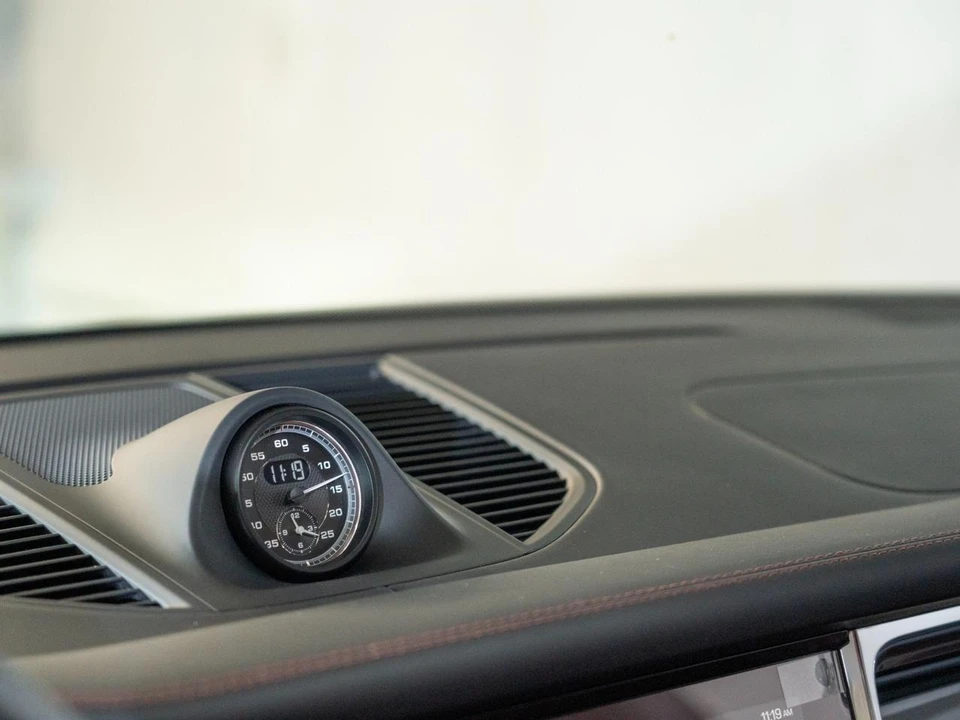 2026 Porsche Macan Electric - Image 19 of 26