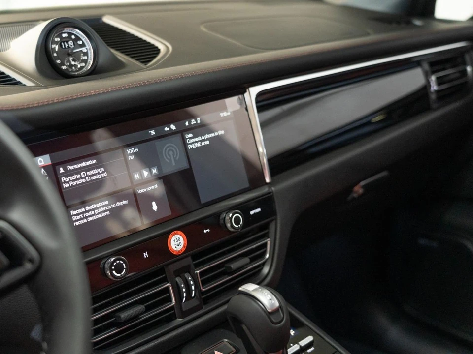 2026 Porsche Macan Electric - Image 20 of 26