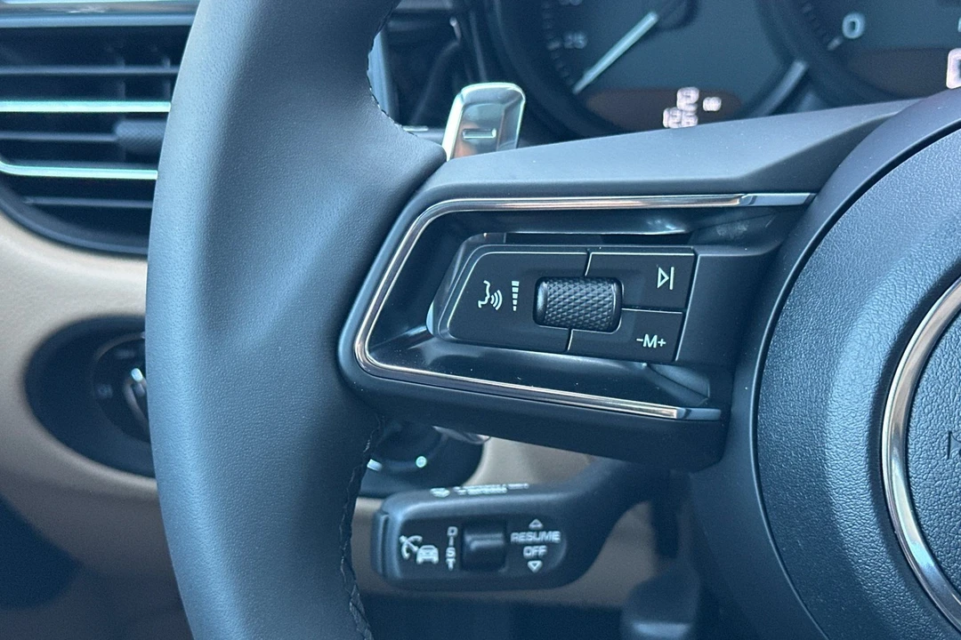 2026 Porsche Macan Electric - Image 30 of 31