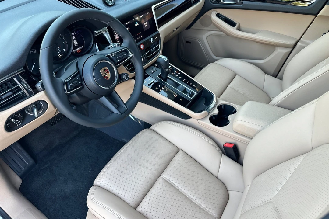 2026 Porsche Macan Electric - Image 4 of 31