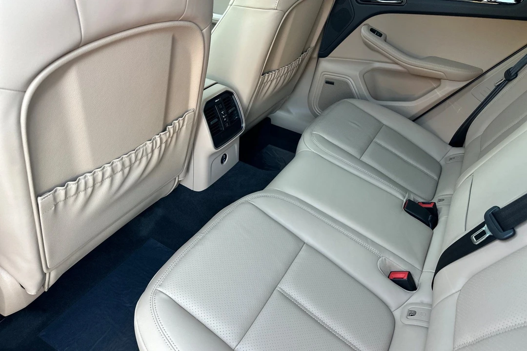2026 Porsche Macan Electric - Image 15 of 31