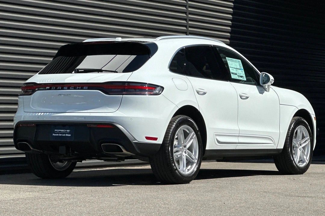 2026 Porsche Macan Electric - Image 8 of 31