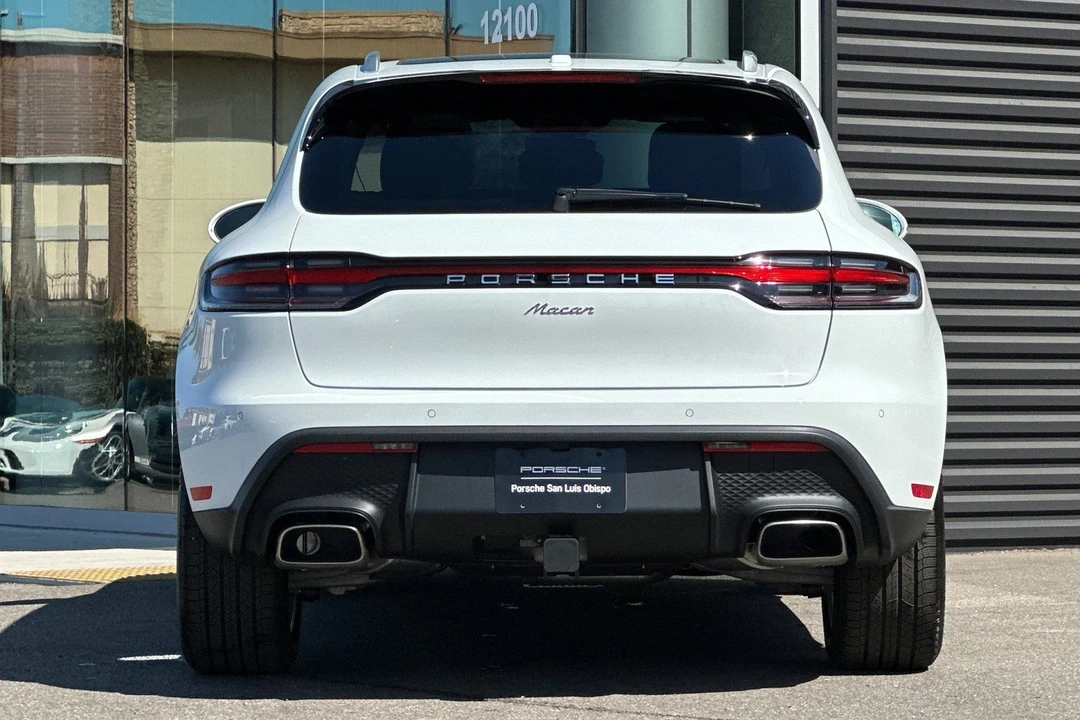 2026 Porsche Macan Electric - Image 7 of 31