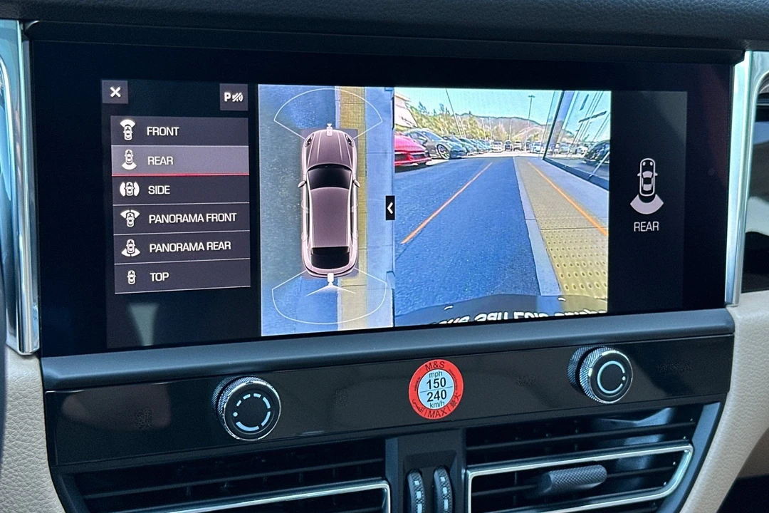2026 Porsche Macan Electric - Image 24 of 31