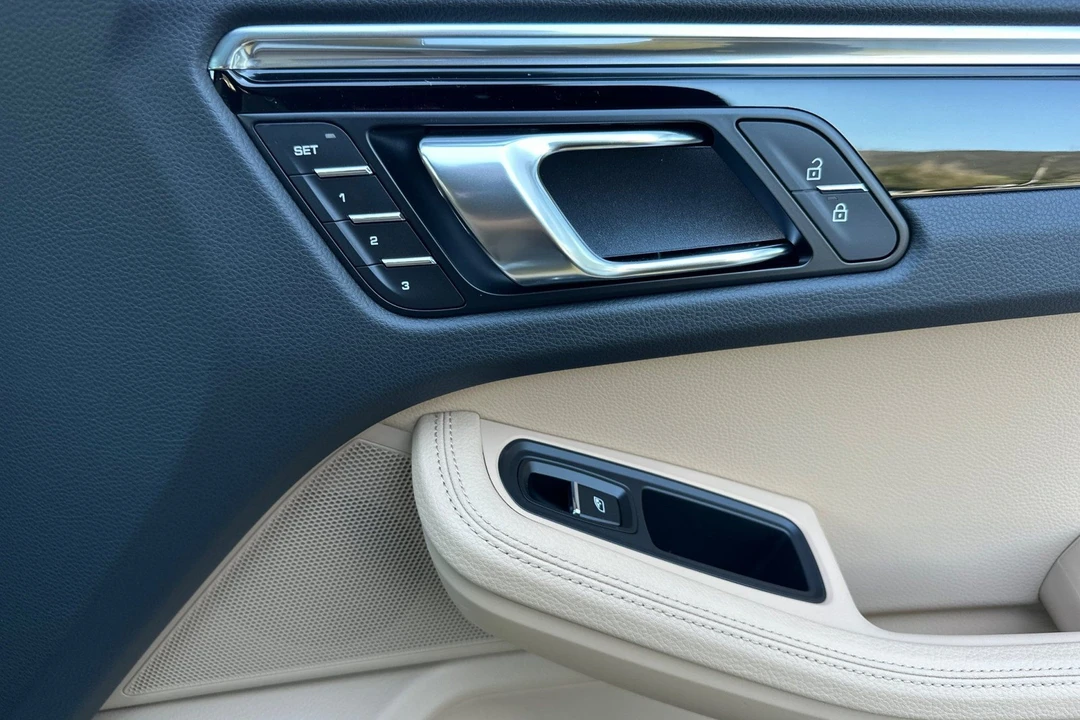 2026 Porsche Macan Electric - Image 20 of 31