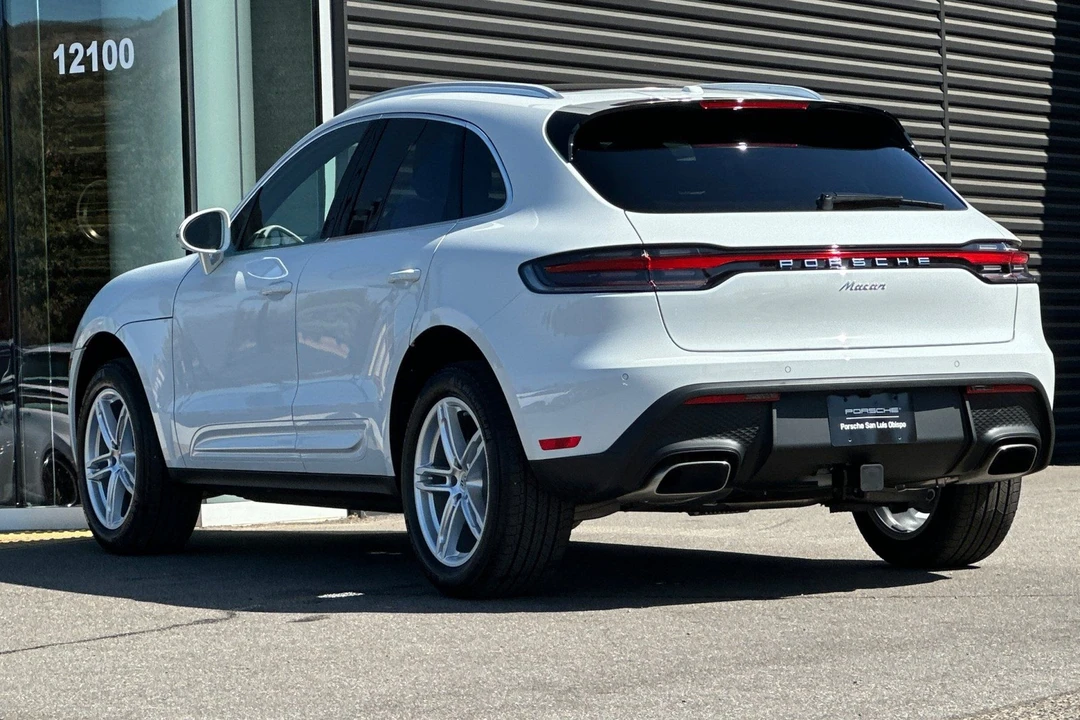 2026 Porsche Macan Electric - Image 3 of 31