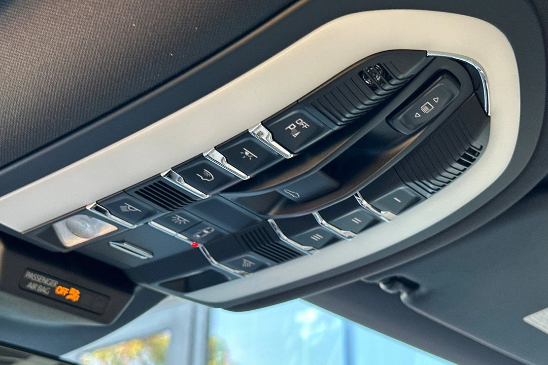 2026 Porsche Macan Electric - Image 21 of 31