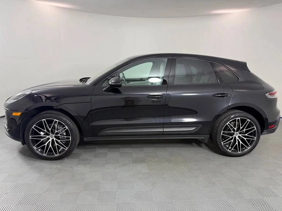2026 Porsche Macan Electric - Image 2 of 5