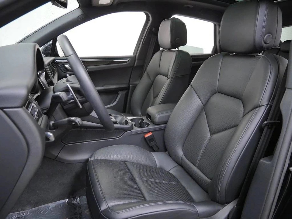 2026 Porsche Macan Electric - Image 5 of 5