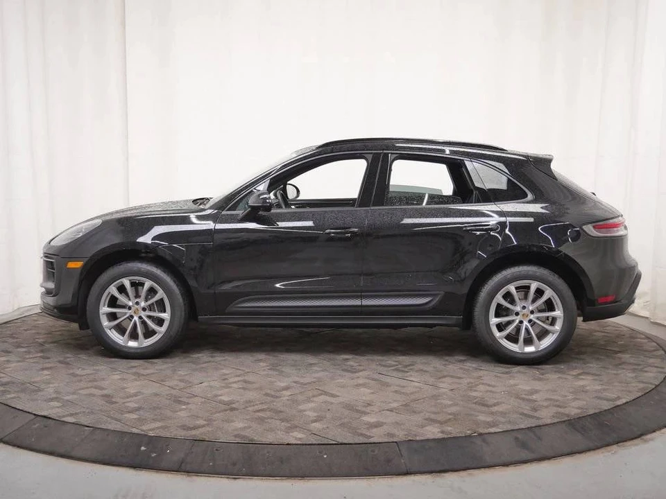 2026 Porsche Macan Electric - Image 2 of 5