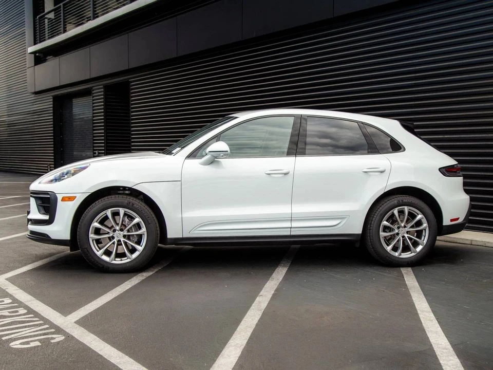 2026 Porsche Macan Electric - Image 2 of 4