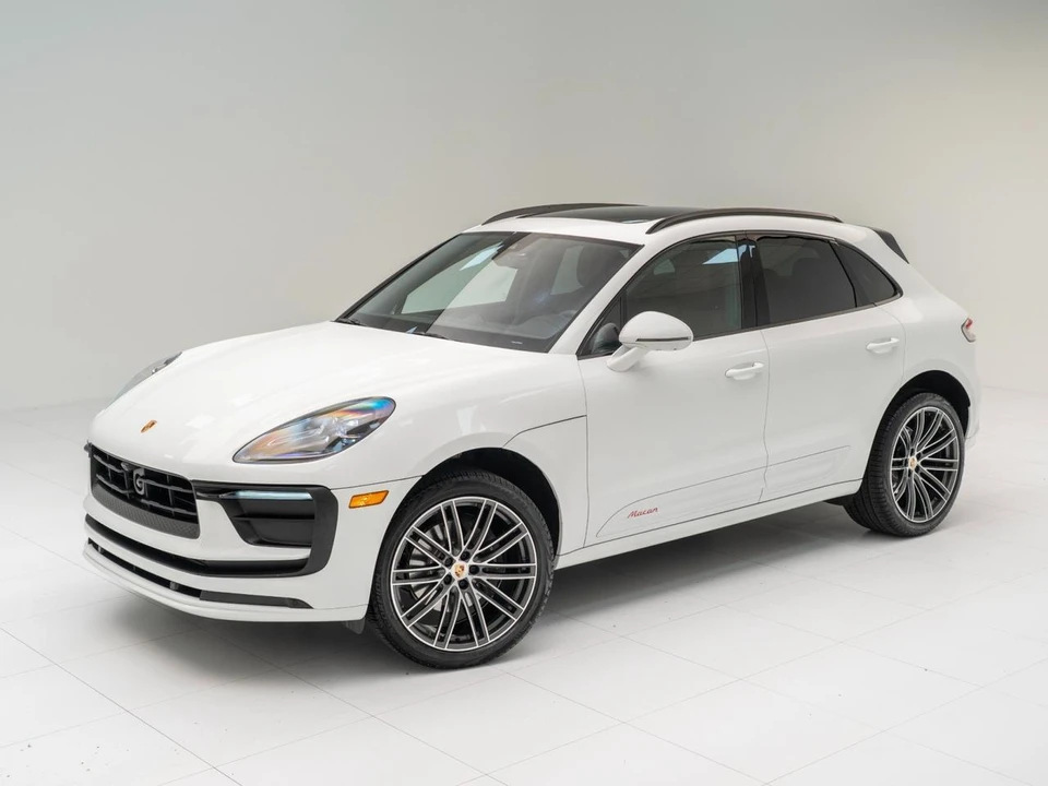 2026 Porsche Macan - Image 2 of 31